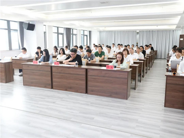 城投集團舉辦“展現青年風采，奉獻青春力量”主題演講比賽