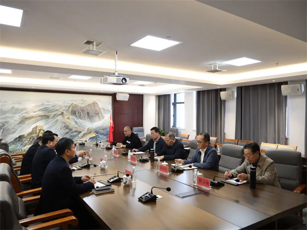 中國五冶集團一行蒞臨市城投集團調研座談